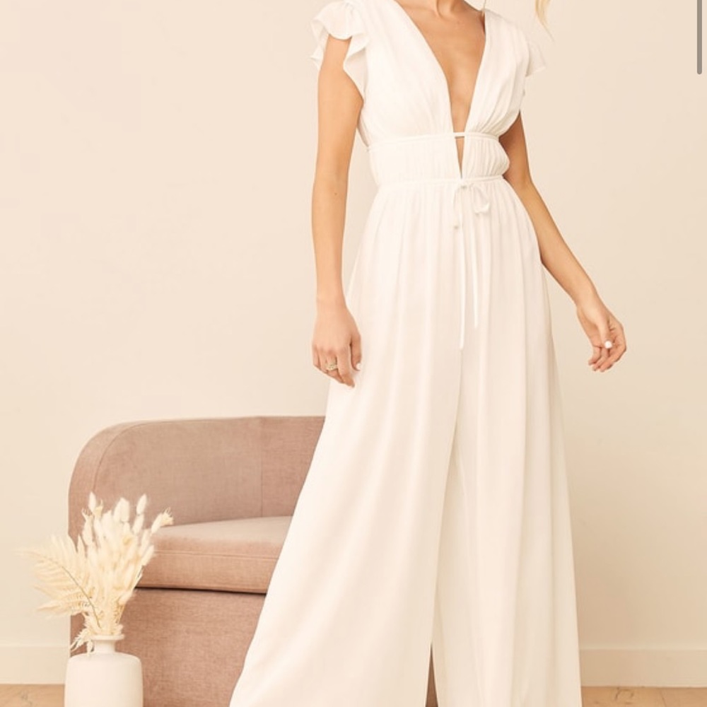 New Lulu’s white ruffled wide-leg jumpsuit
